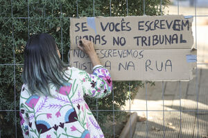 Os melhores cartazes das manifestações pela habitação