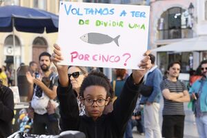 Os melhores cartazes das manifestações pela habitação