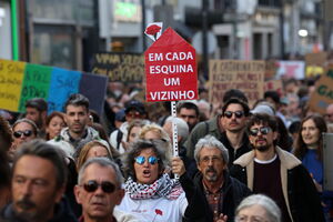 Os melhores cartazes das manifestações pela habitação
