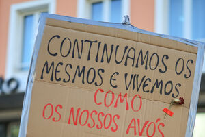 Os melhores cartazes das manifestações pela habitação