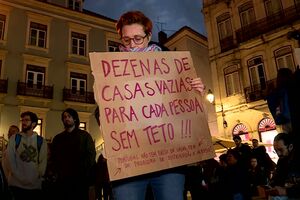 Os melhores cartazes das manifestações pela habitação