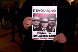 Os melhores cartazes das manifestações pela habitação