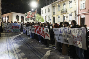 Mais de 200 estudantes protestaram em Coimbra contra aumento de propinas