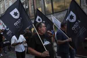 Agentes da autoridade durante manifestação 