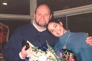 Pai de Meghan Markle está acusado de pornografia infantil