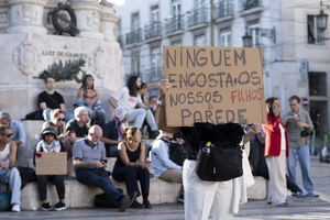 "Ninguém encosta os nossos filhos à parede"
