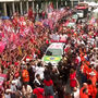 Lula da Silva reúne milhares de apoiantes no Rio de Janeiro dois dias antes das eleições presidenciais no Brasil