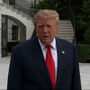 'Zelensky podia ter posto fim a esta guerra várias vezes': Trump critica presidente ucraniano 