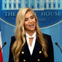“Pedimos à embaixadora Guilfoyle que se demitisse”: Nova porta-voz de Trump confirma saída de Kimberly