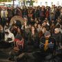 Habitação: Dezenas de pessoas na vigília solidária contra despejo de família em Lisboa 