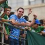 O momento em que Flávio Bolsonaro e a família chegam a Miami após saída do Brasil