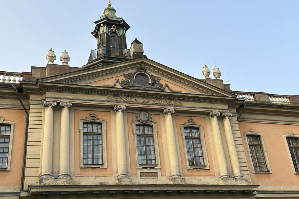 O prémio é entregue pela Academia Sueca