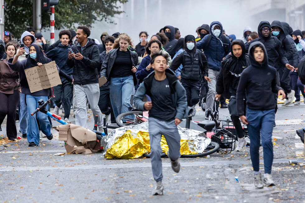 Mais de 100 detidos em protestos contra cortes orçamentais em Bruxelas