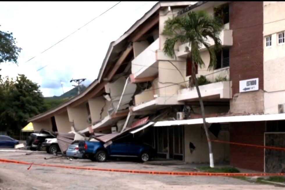 Imagens mostram destruição após dois fortes sismos abalarem o Panamá