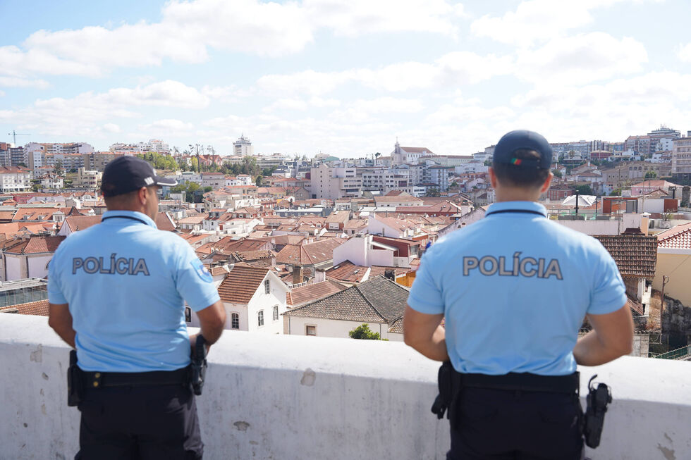 Polícia portuguesa vigia paisagem urbana