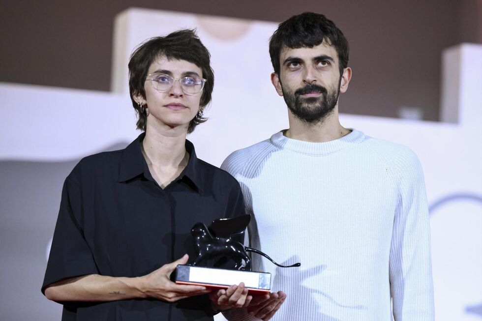 Israeli directors Rachel Szor (L) and Yuval Abraham hold the