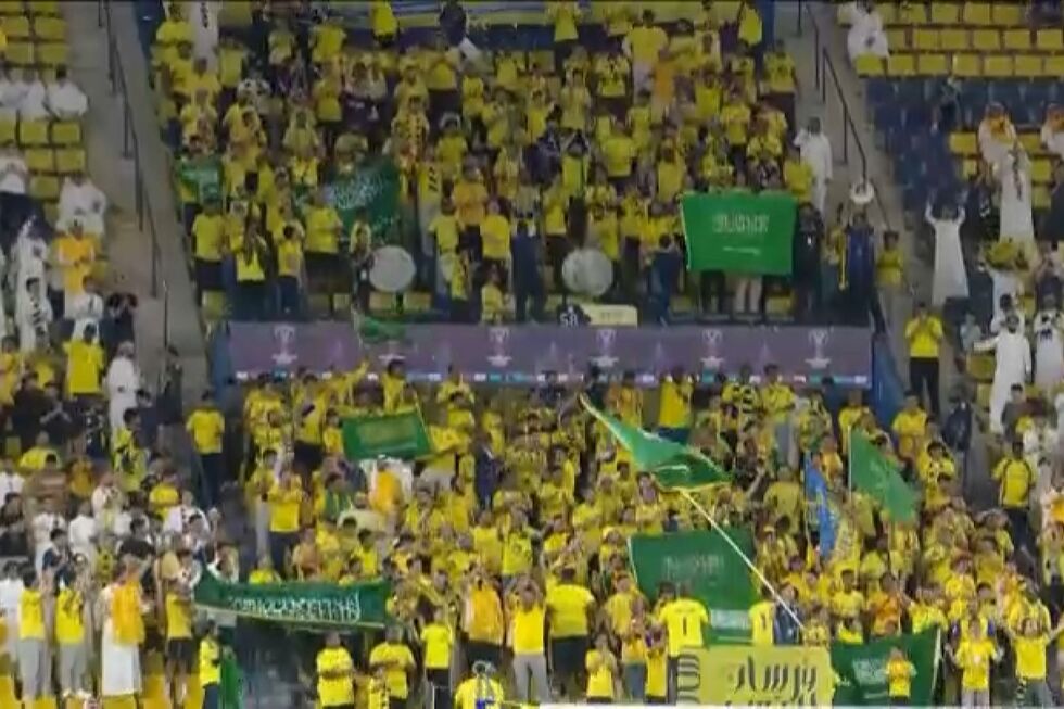 Destroços de míssil caem perto de estádio na Arábia Saudita e atrasam início de jogo do Al Nassr