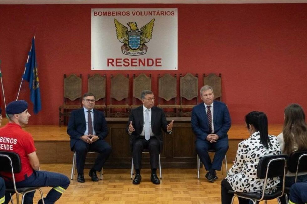 António José Seguro reunido com os Bombeiros de Resende 