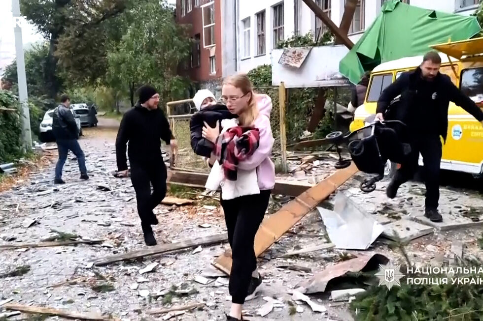 Ataque russo atinge universidade em Rivne e faz 25 feridos