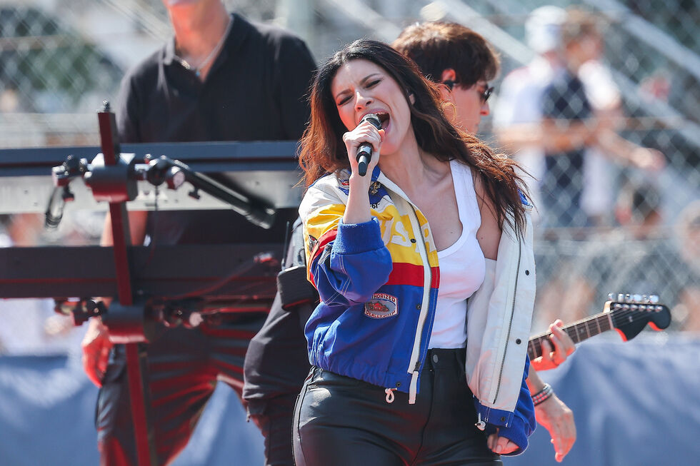Laura Pausini marcou presença no Grande Prémio da Itália de Fórmula 1, em setembro