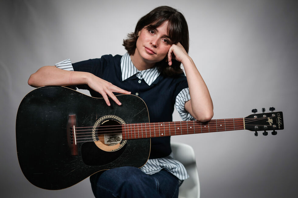 O novo álbum de Mimi Froes sucede ao disco Contornos, editado em 2024