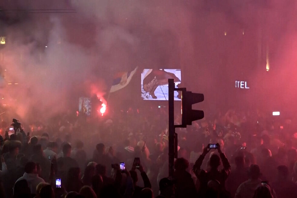 Festa nas ruas de Belgrado após derrota de Aleksandar Vucic nas eleições