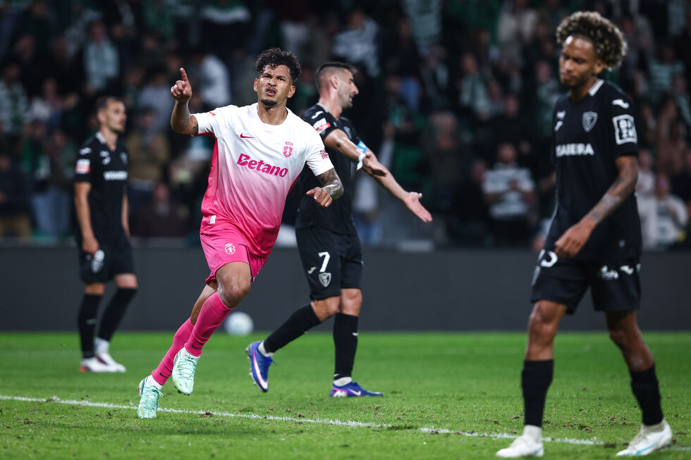 Académico de Viseu venceu o Sporting por 2-1