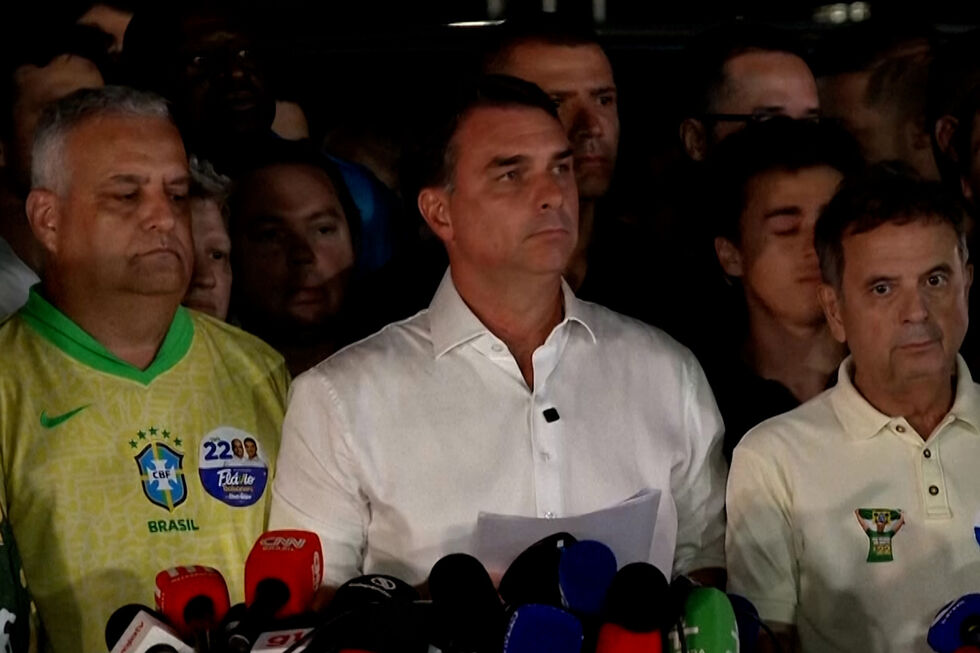 "Não vou aceitar que mudem as regras a meio do jogo": Bolsonaro pede anulação das eleições no Brasil