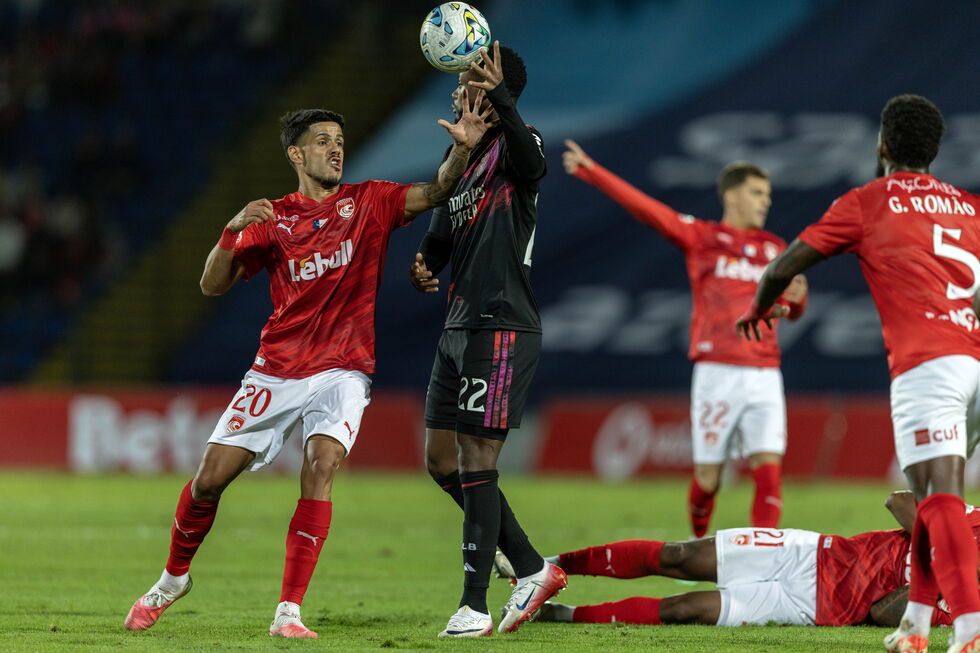 Santa Clara x Benfica terminou 2-1
