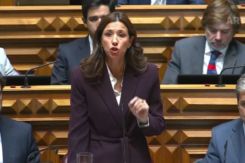 Mariana Leitão defende que propostas da IL teriam "ajudado a resolver a crise da habitação"